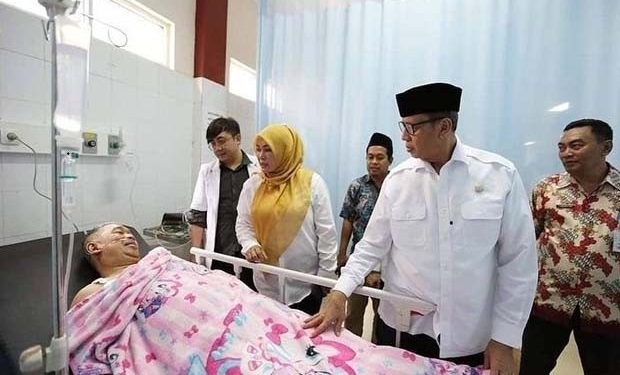 Mantan Sespri Wiranto yang Ditusuk Pulang dari RSU