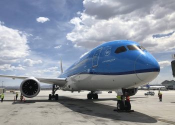 KLM Royal Dutch Airlines Pecat 2 Ribu Karyawan
