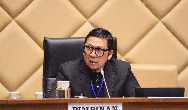 Absen Rapat, Komisi II Lapor Menkumham ke Presiden
