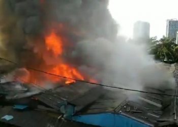 Pasar Cempaka Putih Terbakar, 25 Damkar Dikerahkan