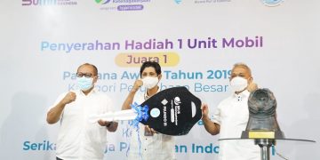 Pelindo III Serahkan Mobil Hadiah Paritrana Award ke Serikat Pegawai