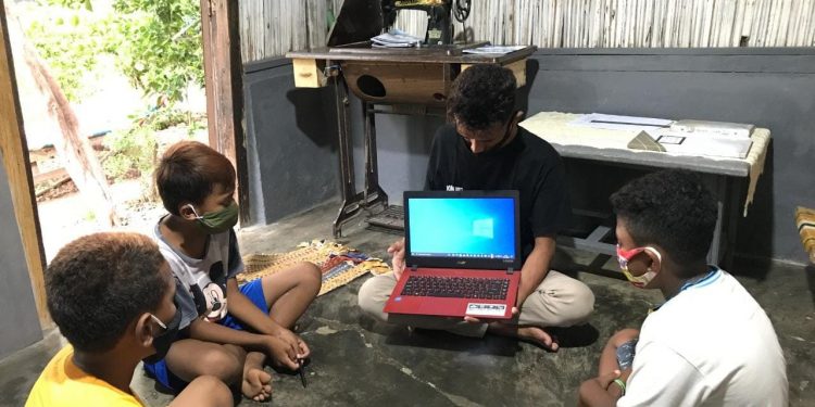 Pertamina Foundation Bantu 50 Laptop Untuk Pembelajaran Jarak Jauh