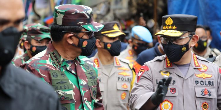 Panglima TNI dan Kapolri Cek Prokes di Pasar Tanah Abang