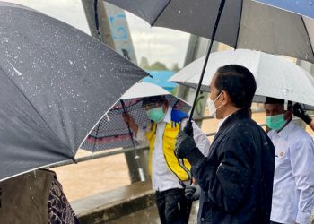 Presiden Jalan Kaki Cek Lokasi Banjir di Kalsel