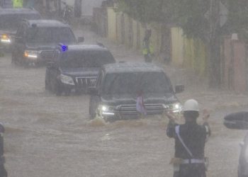 Momen Mobil Jokowi Terobos Banjir Kalsel