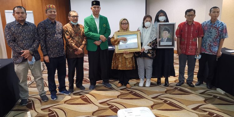 Anak Gus Dur Terima Penghargaan dari Aceh