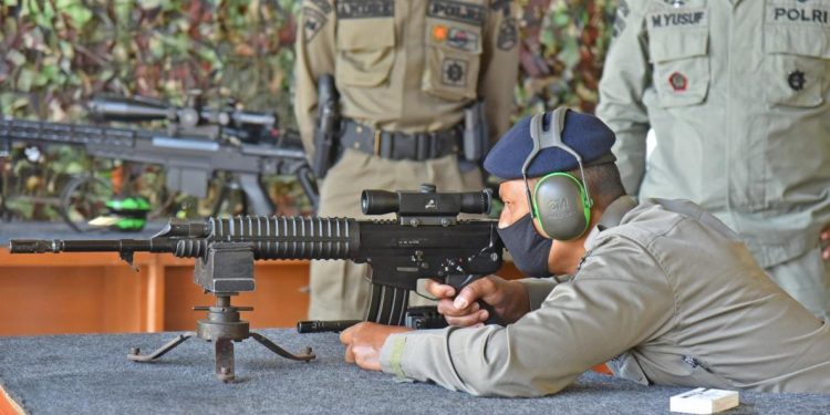 Dankor Brimob Tinjau Produk Hankam Pindad