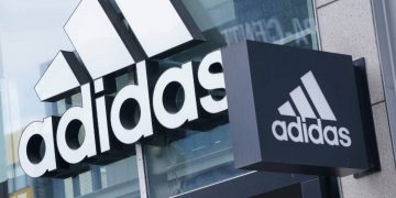 Gagal Saingi Nike, Adidas Bakal Lepas Reebok