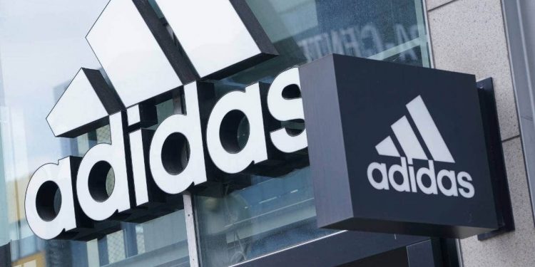 Gagal Saingi Nike, Adidas Bakal Lepas Reebok