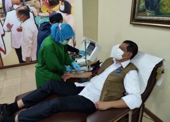 Wujud Syukur Sembuh Covid-19, Doni Monardo Donor Plasma Konvalesen