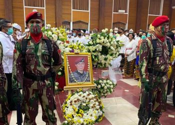 Kabinda Papua Mayjen TNI Anumerta IGP Danny Dimakamkan di TMP Kalibata