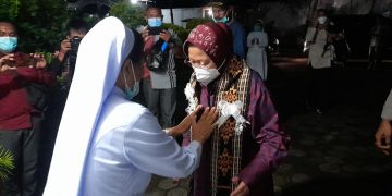 Di NTT, Mensos Risma Menginap di Susteran PRR Larantuka