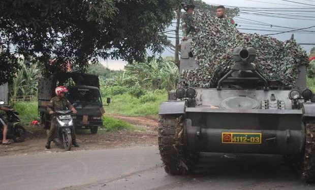 Penyebar Hoak Tank Sekat Pemudik Ditangkap, Diperiksa di Mako Yon Armed