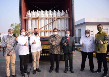 RI Bantu 3 Ribu Tabung Oksigen ke India