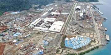 Luhut Sebut Alasan RI Butuh TKA China