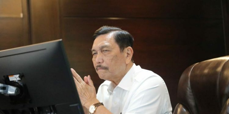 Luhut Pantau Mobilisasi Warga Lewat Facebook, Google Traffic, dan NASA