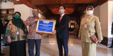 Pemkot Surakarta Terima 200 Tabung Oksigen dari Bank Indonesia
