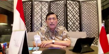 Menko Marves Luhut Binsar Pandjaitan saat memberikan keterangan terkait PPKM Jawa-Bali