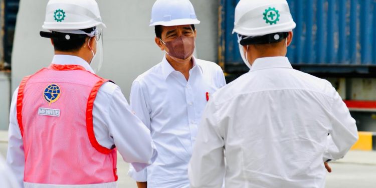 Sebelum Resmikan Merger Pelindo, Jokowi ke Wae Kelambu