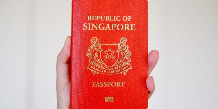 Negara dengan Paspor Terbanyak  Bebas Visa, Singapura   Bisa ke 192 Negara