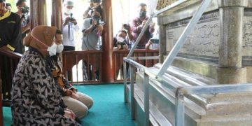 Mensos ke Makam Cut Nyak Dhien, Dukung Pemda Sumedang Benahi Makam