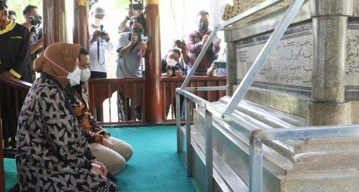 Mensos ke Makam Cut Nyak Dhien, Dukung Pemda Sumedang Benahi Makam