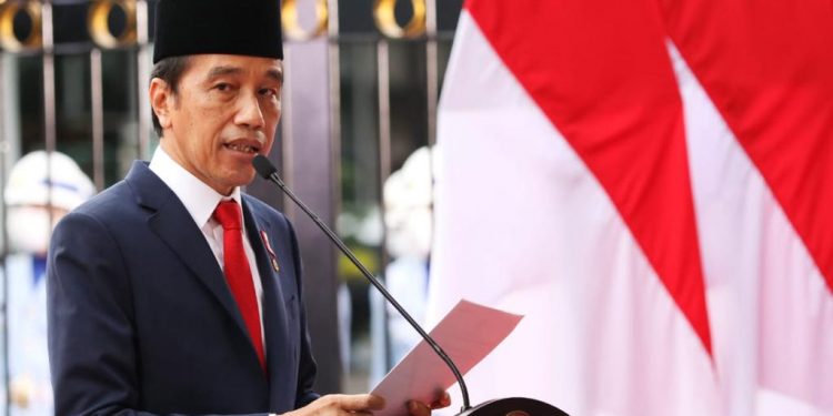 Presiden Jokowi Pimpin Hari Pahlawan di TMP Kalibata