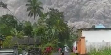 Demokrat: Semeru Meletus Tanpa Peringatan Dini; Panggil Menteri ESDM