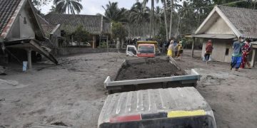 Semeru Erupsi, Menkeu Perintahkan Anak Buah Siaga Anggaran