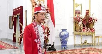 Jokowi Kenakan Baju Adat Buton di 17 Agustus