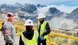 Jokowi Kunjungi Grasberg Freeport