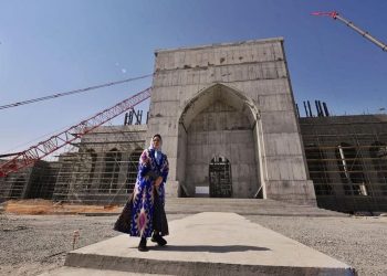 Puan Ziarah Makam Imam Al-Bukhari di Uzbekistan