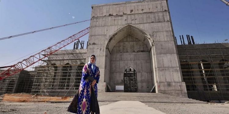 Puan Ziarah Makam Imam Al-Bukhari di Uzbekistan