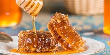 Studi: Madu Terbaik Turunkan Kolesterol & Gula Darah