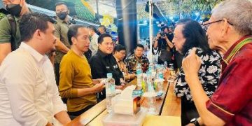 Erick dan Bobby Semeja dengan Jokowi Makan Durian Bersama Pemred