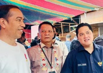 Jokowi Beli  Salak di Aceh