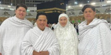 Di Masjid Nabawi, Erick Thohir SIlaturahmi dengan Jamaah Umrah
