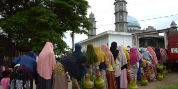 18 Tahun MoU Helsinki, Warga Meureu  Antre Beli Gas Subsidi