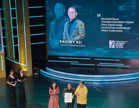 Biografi Fachry Ali Peraih Achmad Bakrie Bidang Pemikiran Sosial