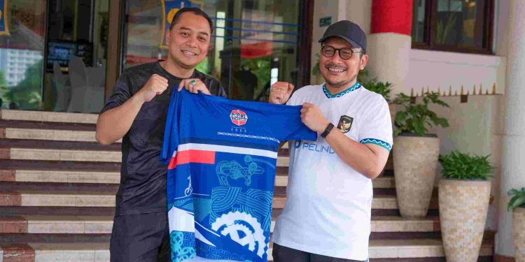 Eri Cahyadi dan Pelindo Kenalkan Batik Motif Surabaya Maritim
