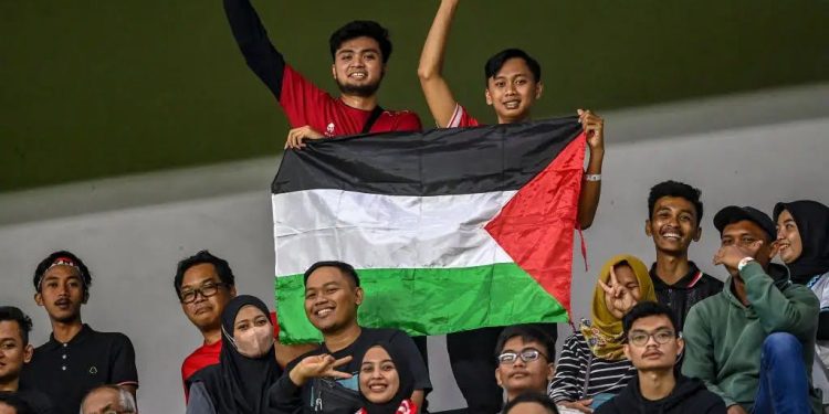 Erick Thohir: Bendera Palestina  Boleh Dikibarkan, Masuk Lapangan  Jangan