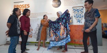Pelindo Marine Dorong Pemanfaatan Pewarna Alami untuk Batik Surabaya Maritim