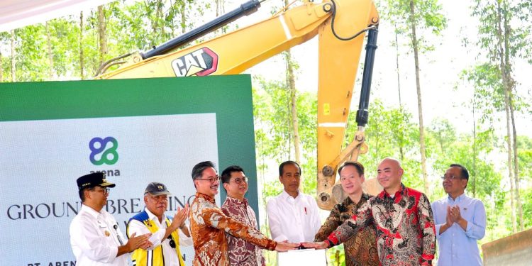 Presiden Jokowi Lakukan Groundbreaking PT Arena Graha Andalan di IKN