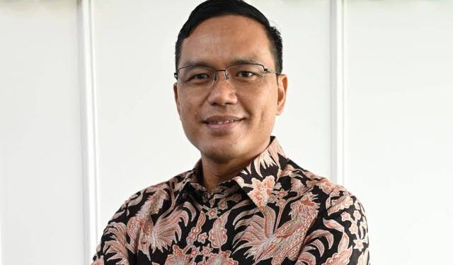 Pengangkatan Simon Aloysius Mantiri & Fuad Bawazier Berdasarkan Rekam Jejak