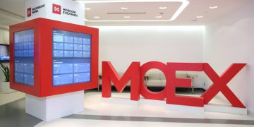 Balas Sanksi Baru AS, Rusia Bekukan Dolar dan Euro di Bursa Moskow