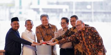 Smelter Raksasa Freeport Akhirnya Beroperasi, Airlangga: Ini Pabrik Extraordinary