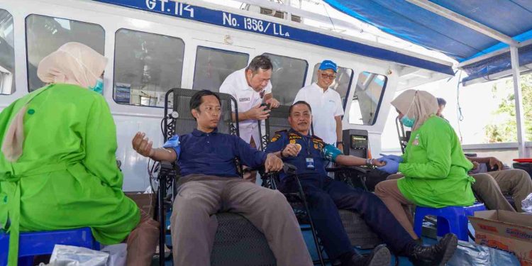 Stok Darah Turun Selama Euro 2024, Pelindo Marine Service Gelar Donor Darah di Kapal