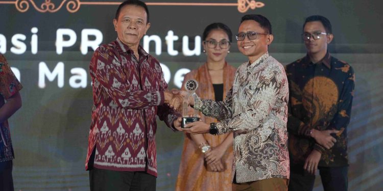 Kolaborasikan Program Komunikasi dan TJSL, Pelindo Marine Raih Perak di Public Relations Awards (PRIA) 2025