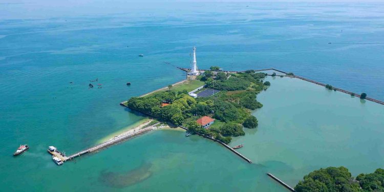 Karang Jamuang, Gerbang Navigasi Strategis Pelabuhan Tanjung Perak