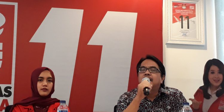 Politikus PSI Ade Armando Jadi Komisaris Anak Usaha PLN